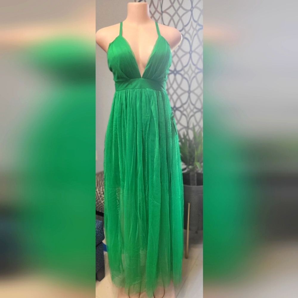 LG-Plunging Neck Crisscross Maxi Tulle Dress. Avail in emerald green. LARGE